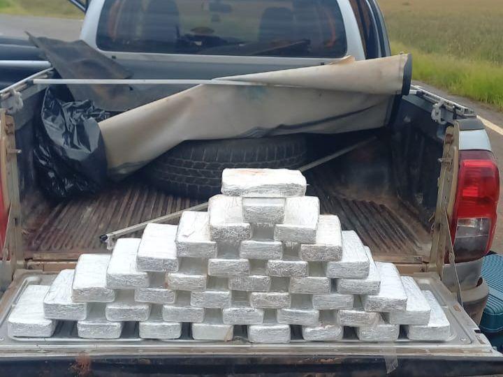 Polícia Militar apreende 39 quilos de cocaína em veículo na zona rural de Nova Ubiratã