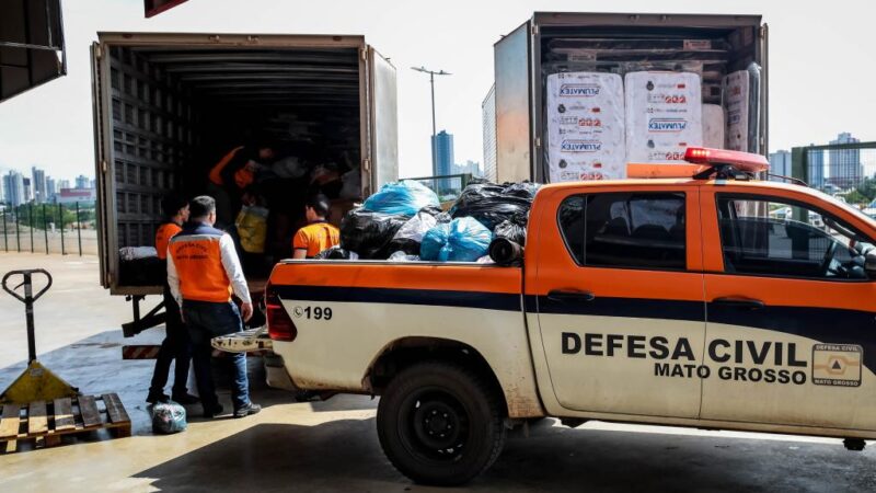 Governo de Mato Grosso envia materiais e donativos às famílias afetadas pelas enchentes em Rio Branco e Salto do Céu