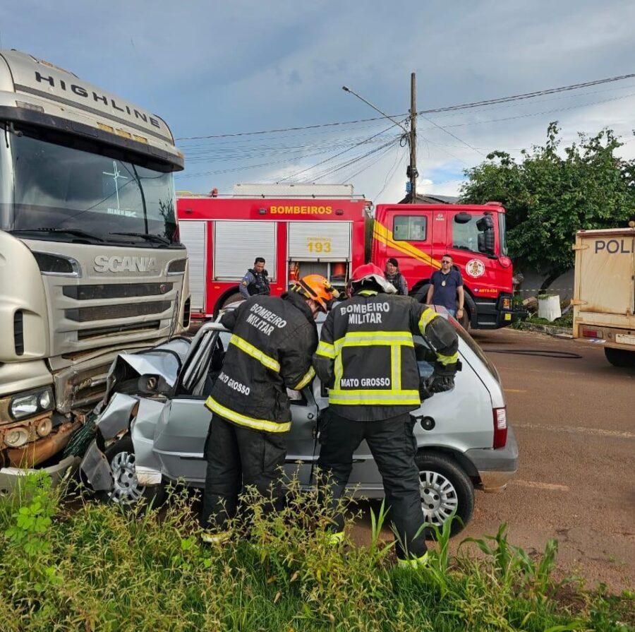 Motorista morre em colisão com caminhão estacionado em Sinop