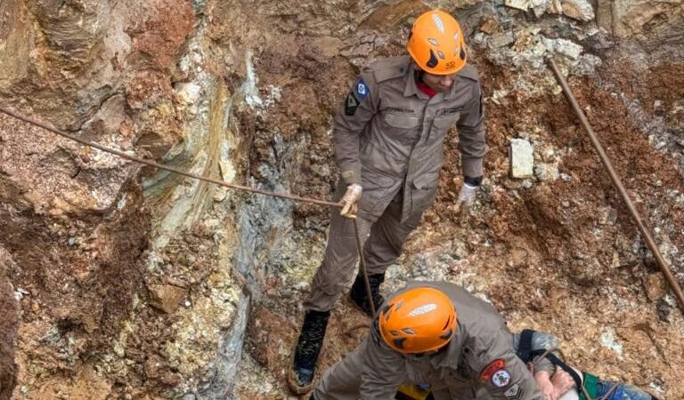 Homem é socorrido após cair em vala de 4 metros em Pontes e Lacerda