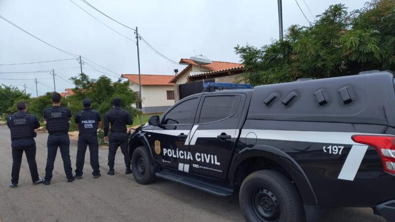 Polícia Civil de Lucas do Rio Verde realiza operação contra facção criminosa envolvida em ataques a advogado e empresa