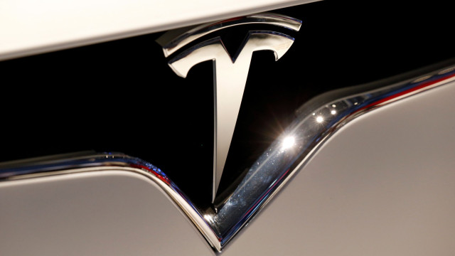 Tesla divulga queda nas entregas de veículos em 2024; ações da empresa recuam em NY