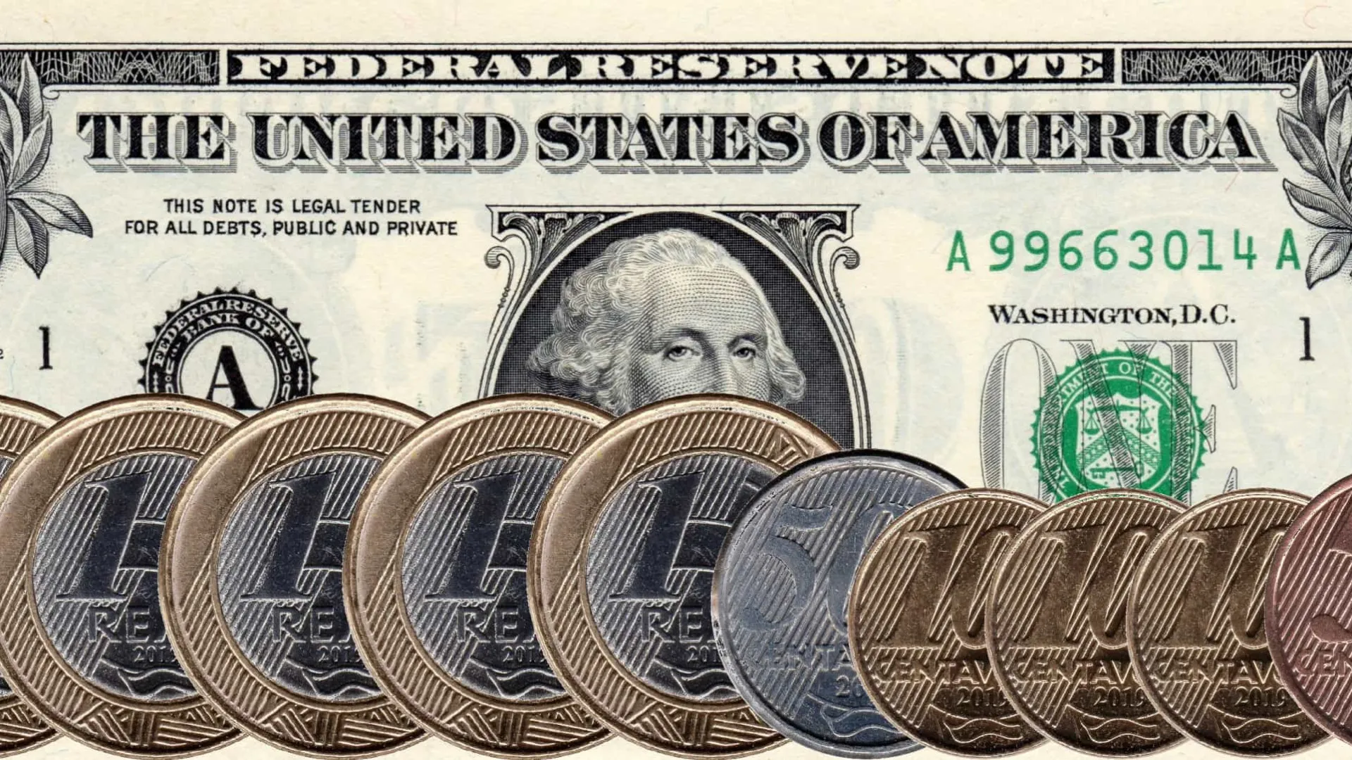 Dólar abre em alta consistente após decisões sobre juros no Brasil e nos EUA