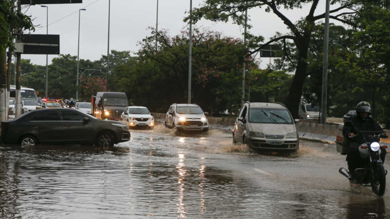 Chuvas intensas colocam maior parte do país em alerta