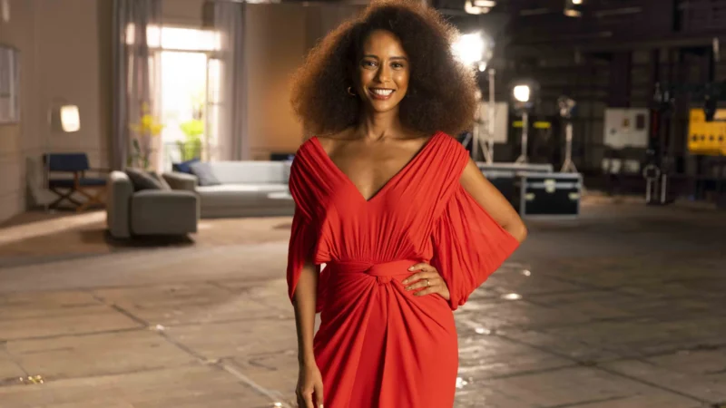 Taís Araújo defende o uso de calcinha bege