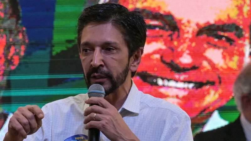 Nunes muda estratégia e diz que fará notícia-crime contra 99 por serviço de mototáxi