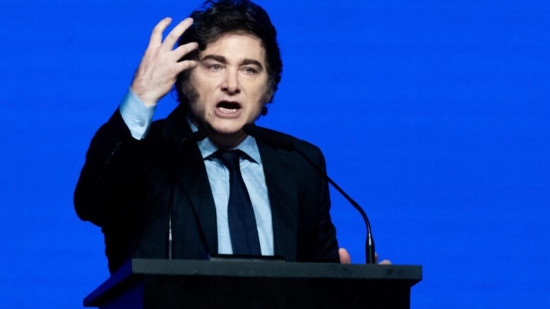 Inflação na Argentina sobe para 2,7% em dezembro e fecha o ano em 117,8%