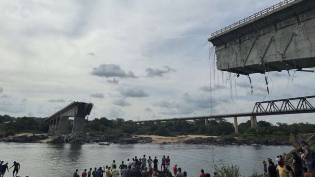Sobe para 12 total de mortos após queda de ponte
