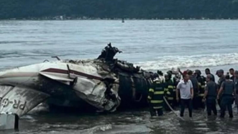 Quatro dias após acidente de avião em Ubatuba, passageira continua em estado grave