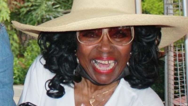 Atriz Dalyce Curry, de 95 anos, é vítima dos incêndios em Los Angeles