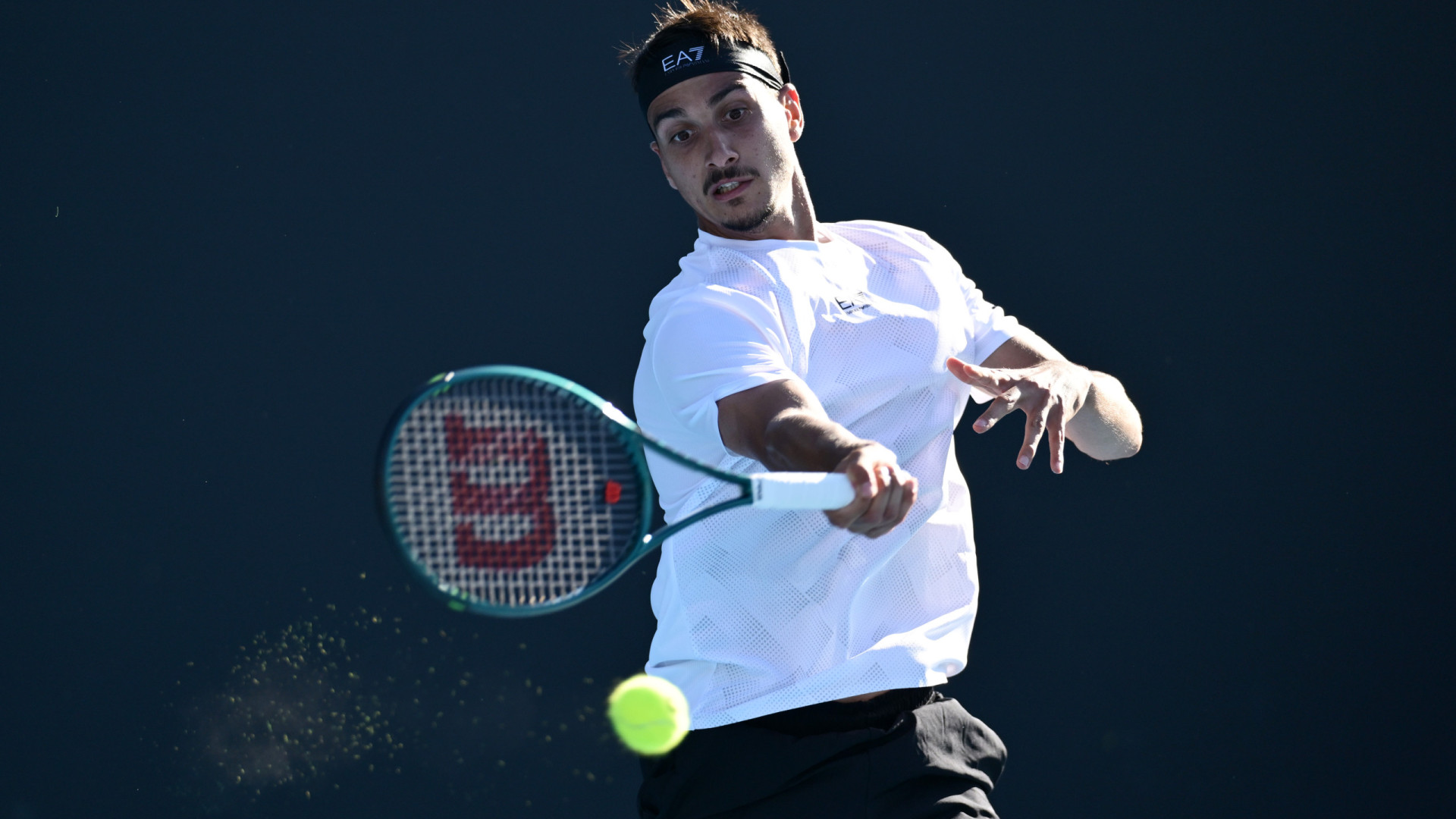 Brasileiros invadem perfil no Instagram de rival de João Fonseca: ‘Feijoada é melhor que pizza’