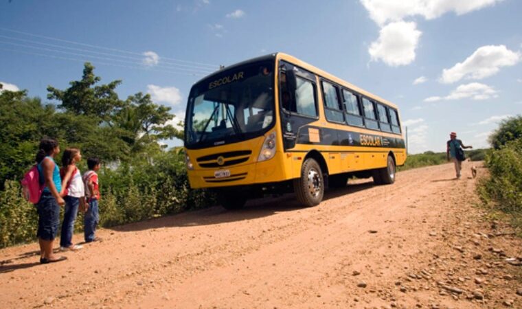 Ministério Público aciona Justiça para regularização do transporte escolar em Juína