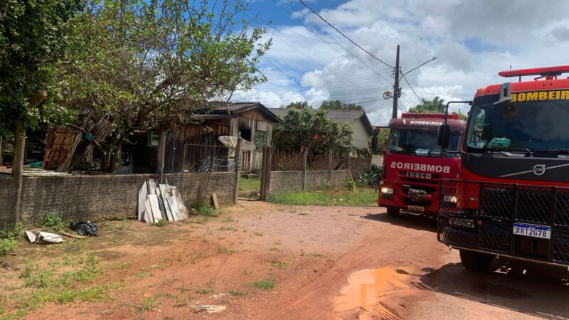 Incêndio em residência é controlado pelo Corpo de Bombeiros em Guarantã do Norte (Vídeo)