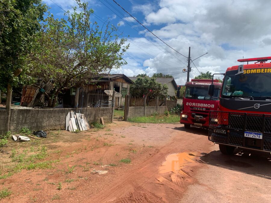 Incêndio em residência é controlado pelo Corpo de Bombeiros em Guarantã do Norte (Vídeo)