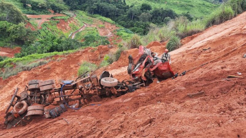 Bombeiros de Mato Grosso resgatam vítima de acidente na Serra de Deciolândia; vítima morreu no local