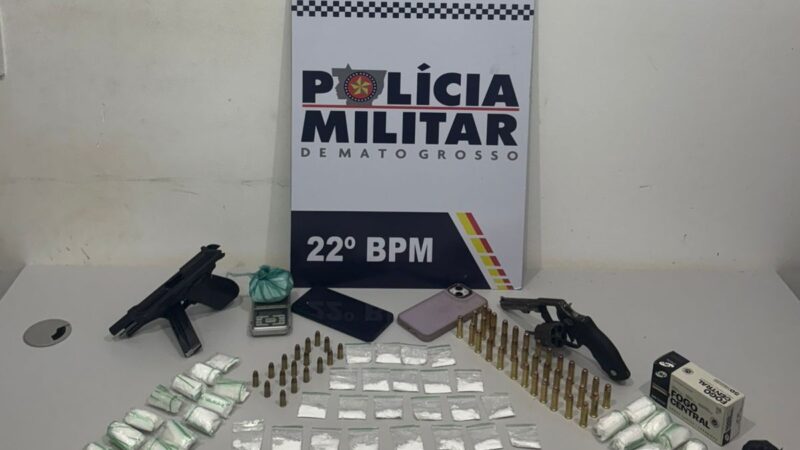 Polícia Militar recupera motocicleta furtada e prende mulher com drogas e armas no Centro de Matupá