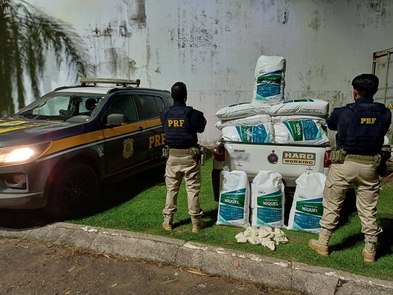 PRF e Receita Federal apreendem 500 kg de agrotóxicos ilegais na BR-163