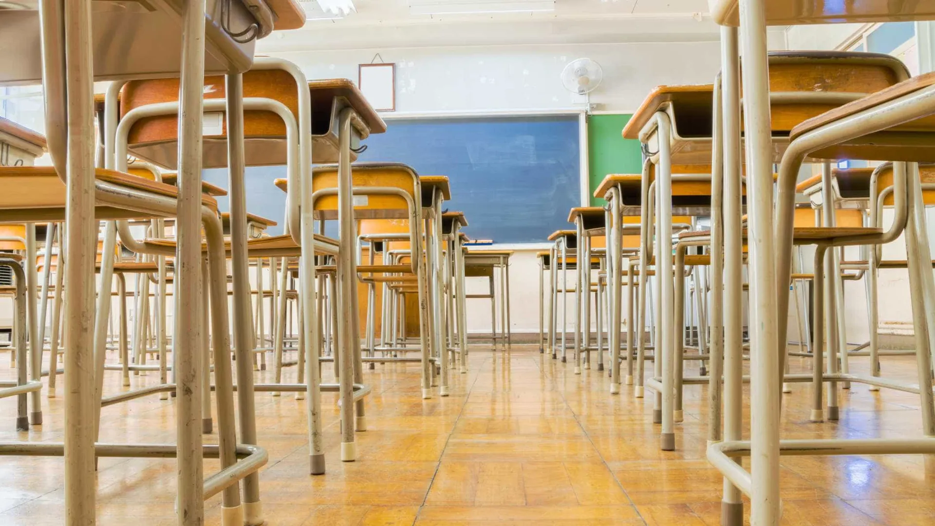 Com pouca ventilação e água quente, crianças passam mal nas escolas de SP