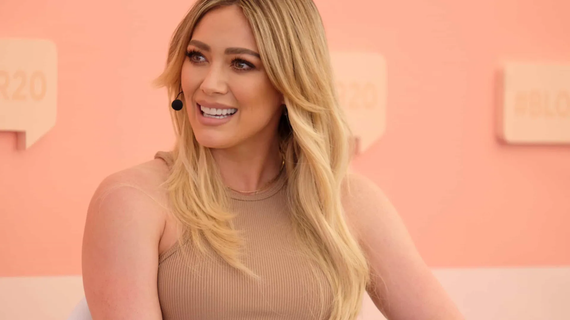 Marido de Hillary Duff lança camiseta com mensagem contra Kanye West