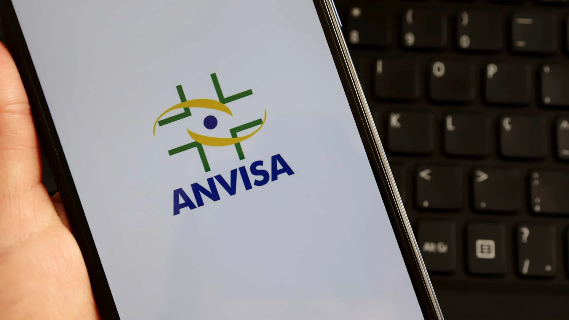 Anvisa proíbe venda de mais 47 pomadas de cabelo