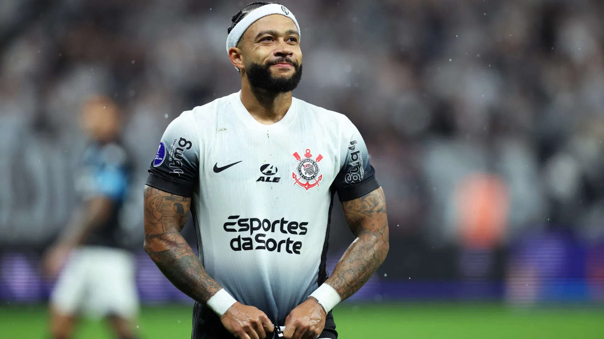 Confira retrospecto de Neymar x Memphis Depay