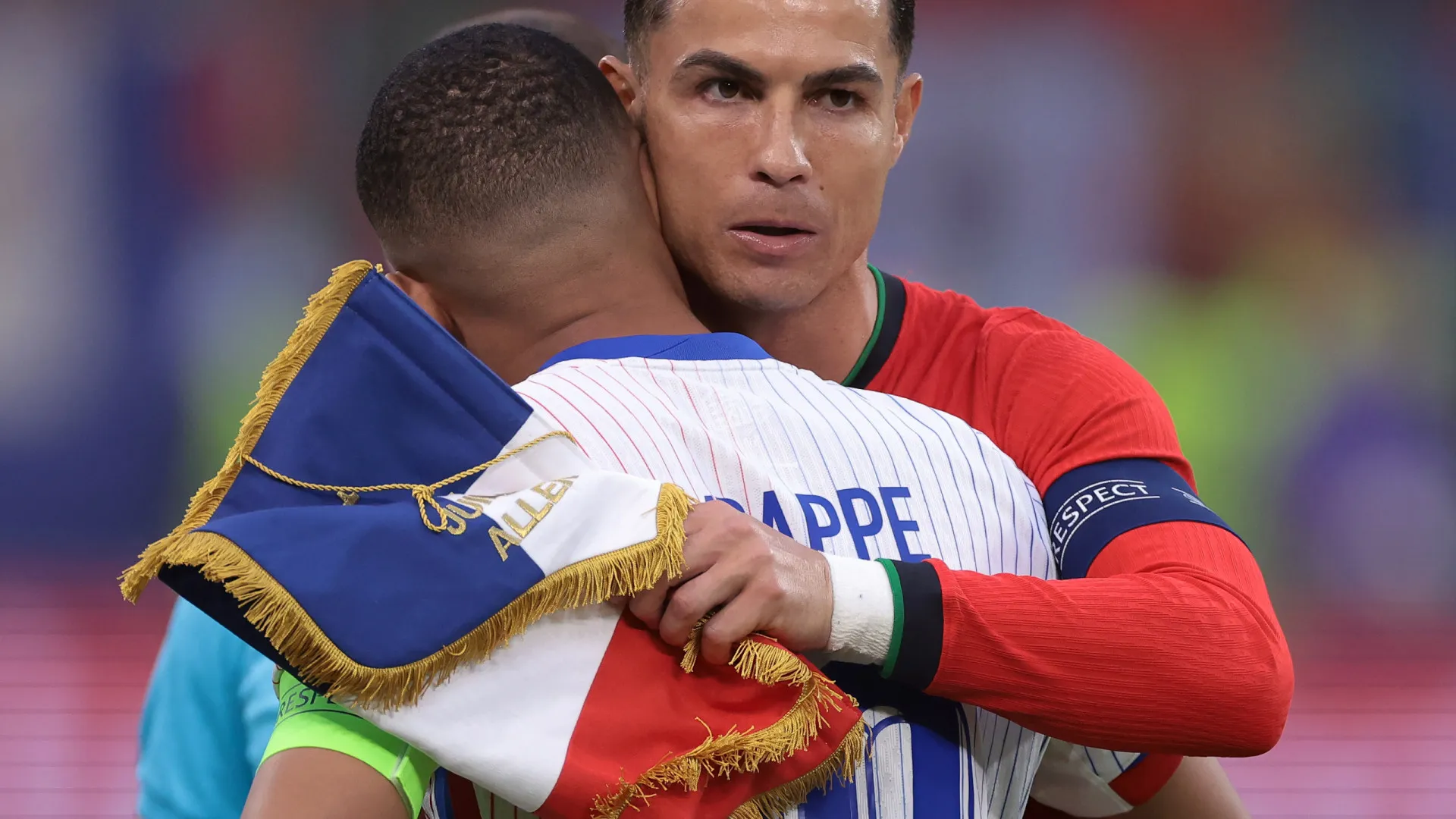 Cristiano Ronaldo opina sobre Mbappé: “Não sabe jogar como centroavante”