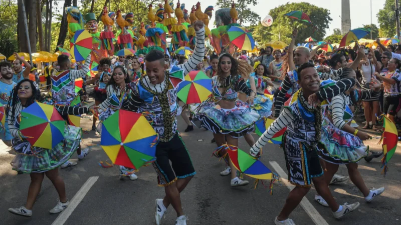 Turismo deve movimentar R$ 12 bi com o carnaval de 2025, alta de 2,1% ante 2024, diz CNC