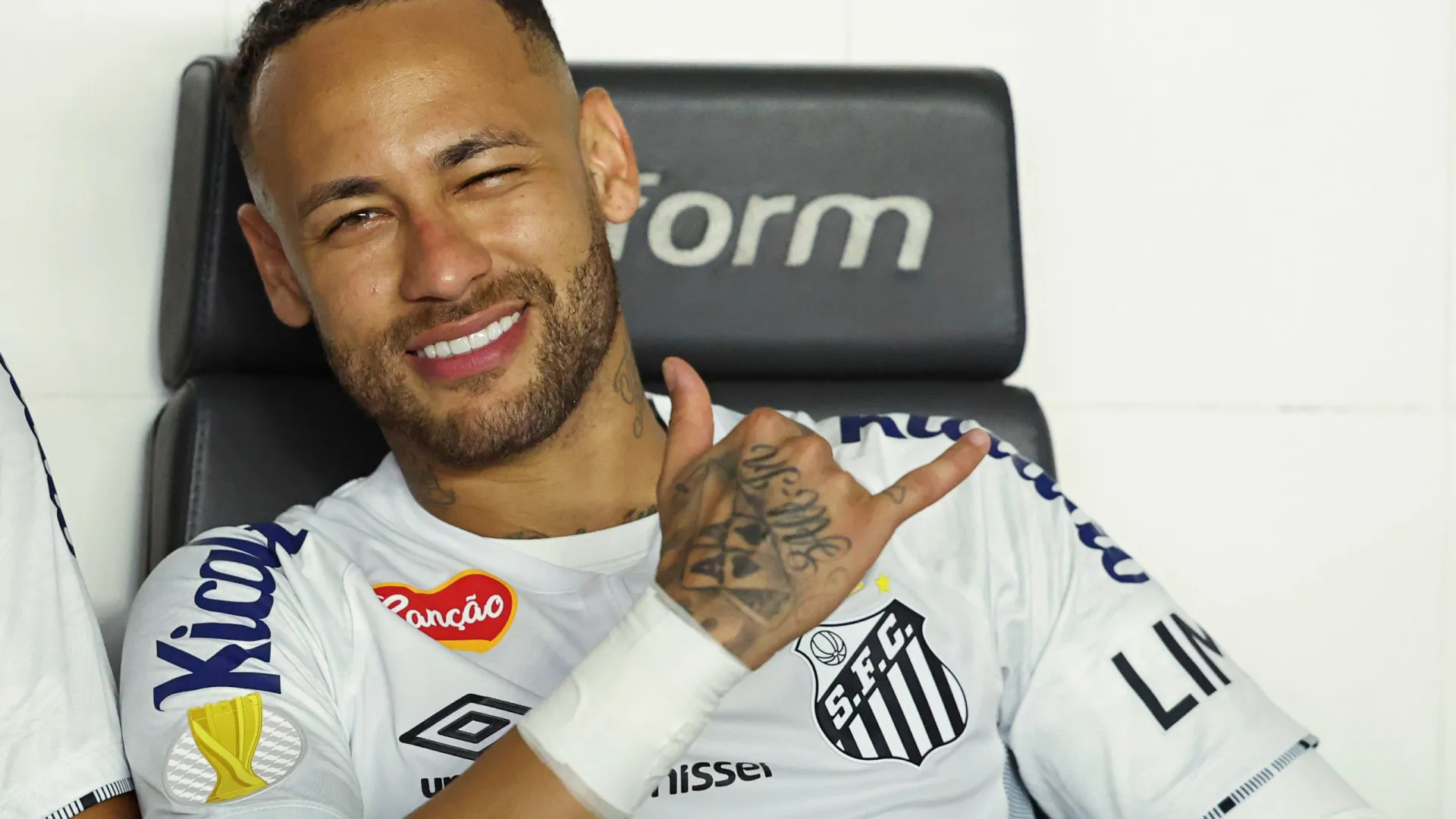 Gaules diz que Neymar convocou astro do fut7 para jogar no Santos