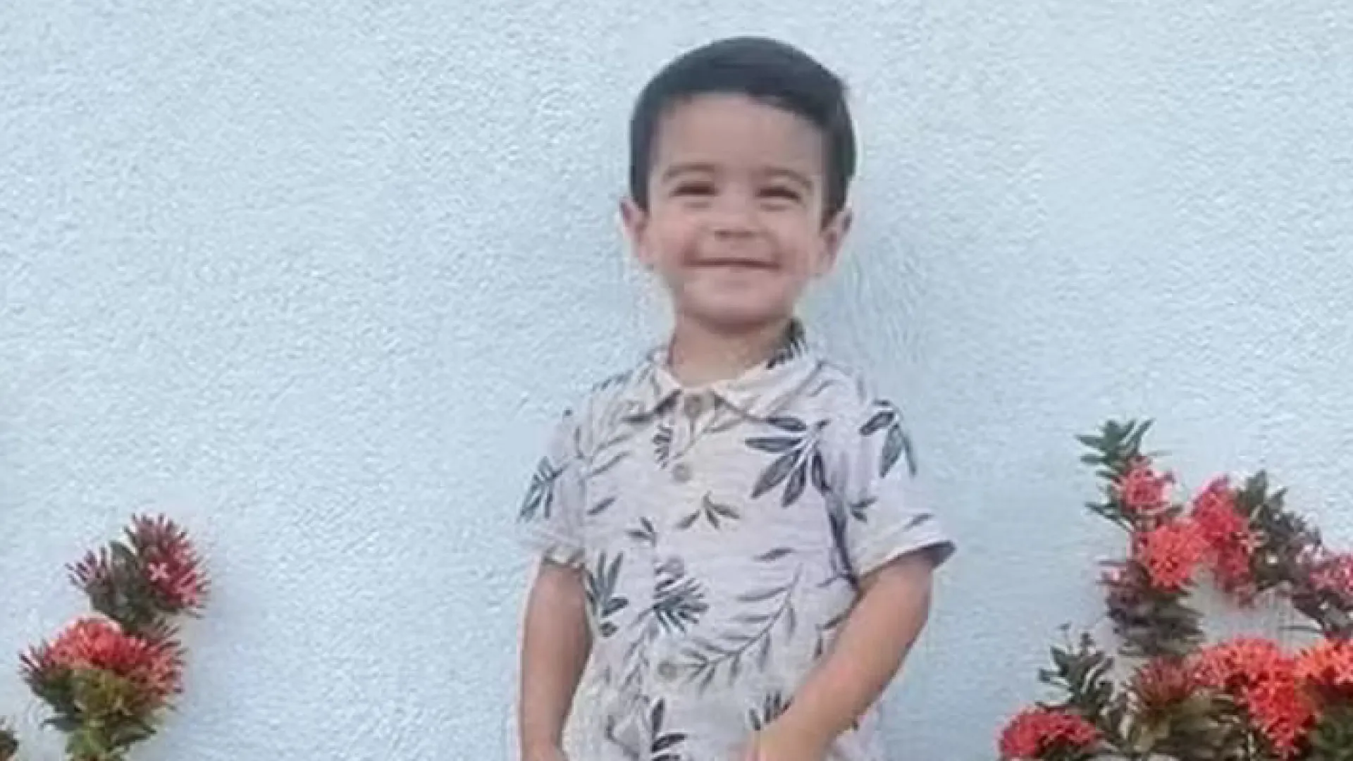 Menino de 2 anos morre após ser esquecido dentro de carro em Goiás