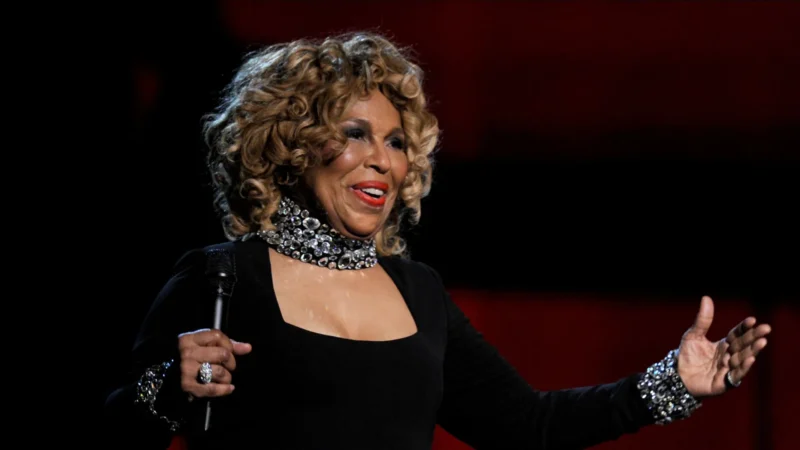 Morre Roberta Flack, cantora de ‘Killing Me Softly With His Song’