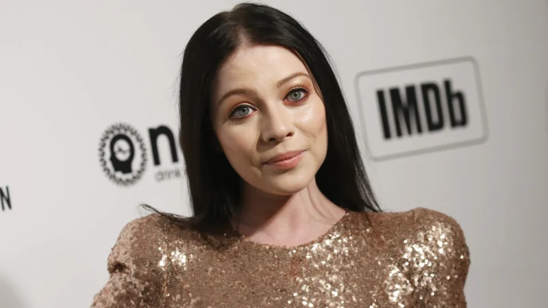 Família de Michelle Trachtenberg impede autópsia, e causa da morte é indeterminada