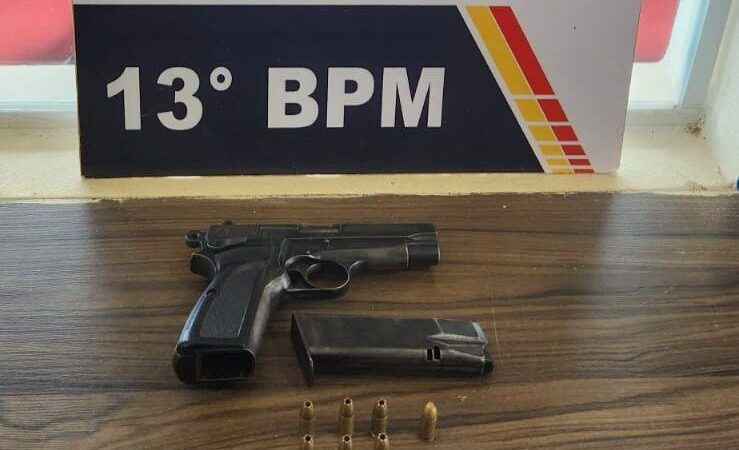 PM prende dois homens por porte ilegal de arma em Lucas do Rio Verde; na ação, policiais militares apreenderam uma pistola carregada com sete munições