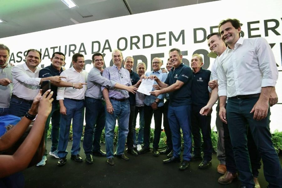 Governo de Mato Grosso assina ordem de serviço para duplicação de 50,8 km da BR-163