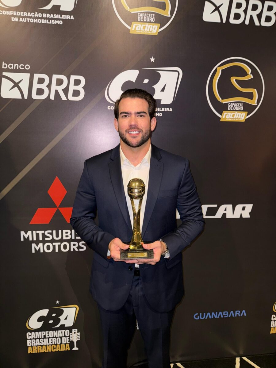 Maior premiação: Piloto cuiabano Ernani Kuhn conquista o Troféu Capacete de Ouro