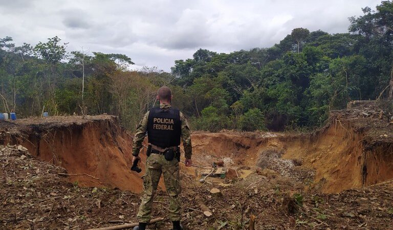 PF deflagra operação contra garimpo ilegal na Terra Indígena Sararé; Ação conjunta com BOPE e CIOPAER resulta na inutilização de maquinários, apreensão de munições e aprofundamento das investigações