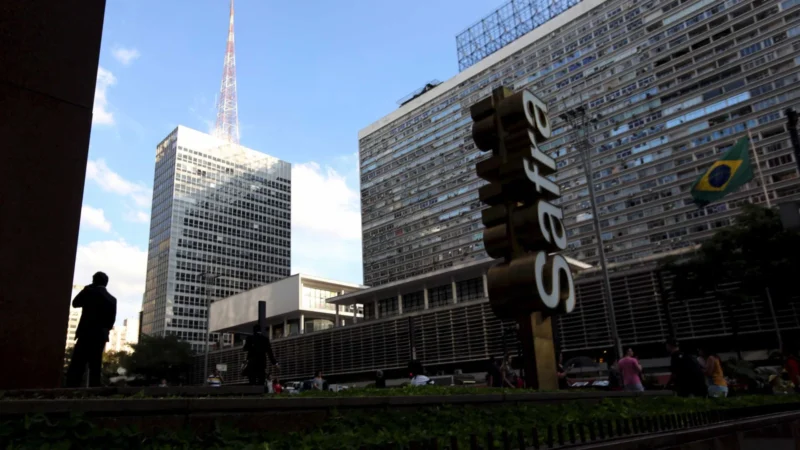 Banco Safra é multado em R$ 2,7 milhões sob suspeita de irregularidade em empréstimos