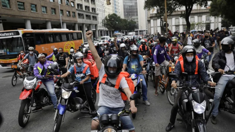 Entregadores de aplicativos anunciam paralisação de 48 horas no Brasil