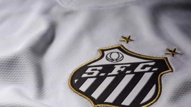 Santos adota cautela por atacante que anima Caixinha
