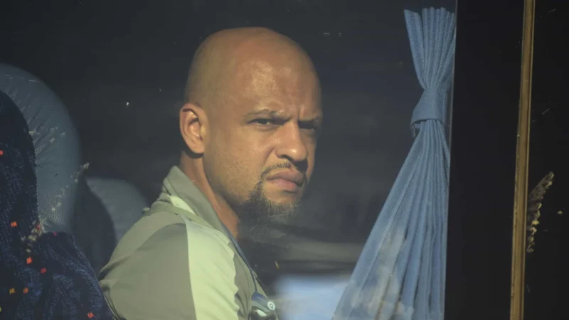 Felipe Melo descarta brasileiros e diz que torcida do Boca é ‘incomparável’