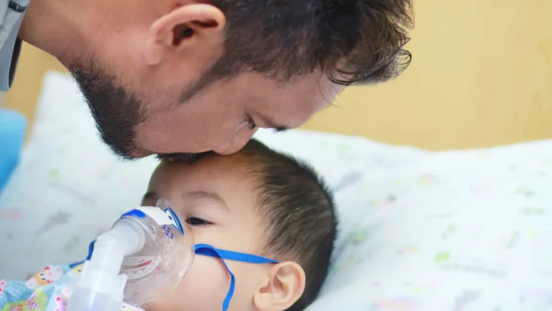 Síndrome respiratória grave está em alta entre crianças e adolescentes há um mês, aponta Fiocruz