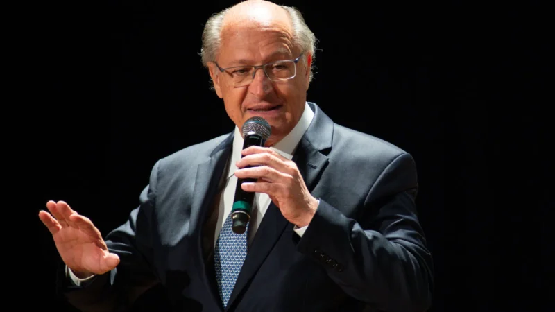 Relação do Brasil com os Estados Unidos é de diálogo, afirma Alckmin