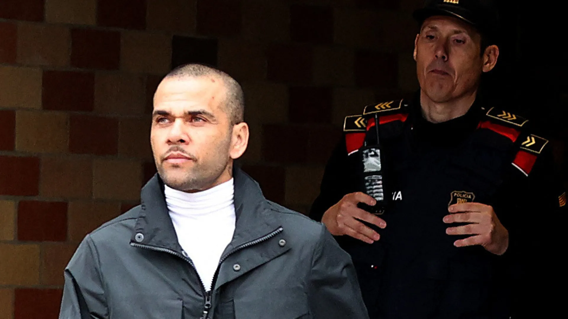 Discrepância entre depoimento da vítima e vídeos levam à absolvição de Daniel Alves