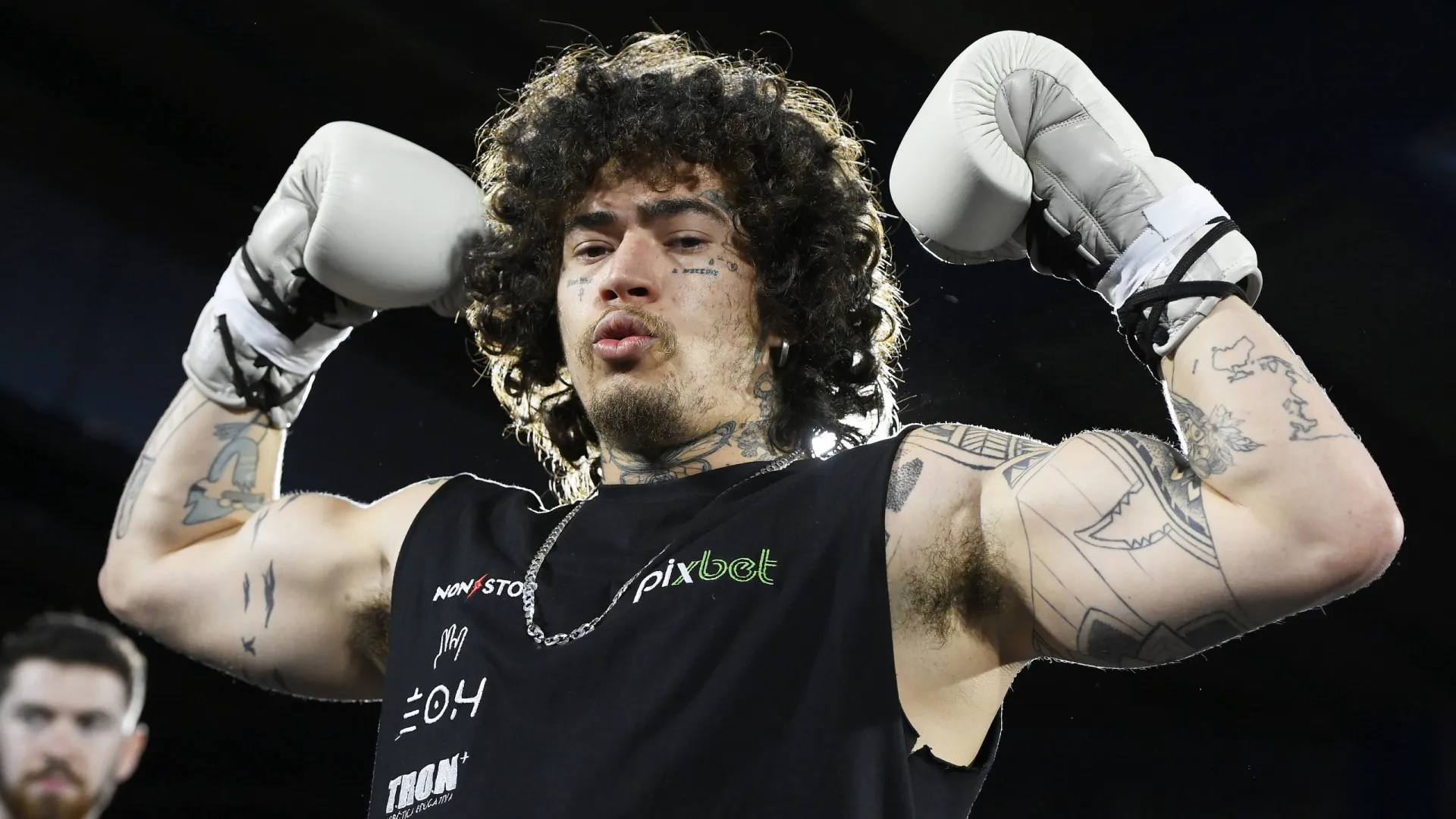 Whindersson Nunes deixa clínica psiquiátrica após mais de um mês internado