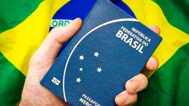 PF pede ao governo para aumentar taxa para emissão de passaporte