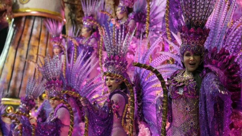 Vai-Vai fecha carnaval de São Paulo com ‘passeio’ por obra e vida de Zé Celso