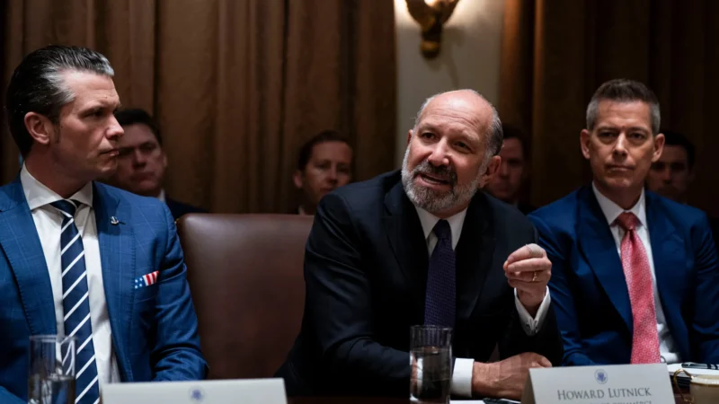 Nos EUA, secretário diz que tarifas contra México e Canadá podem ser menores que 25%