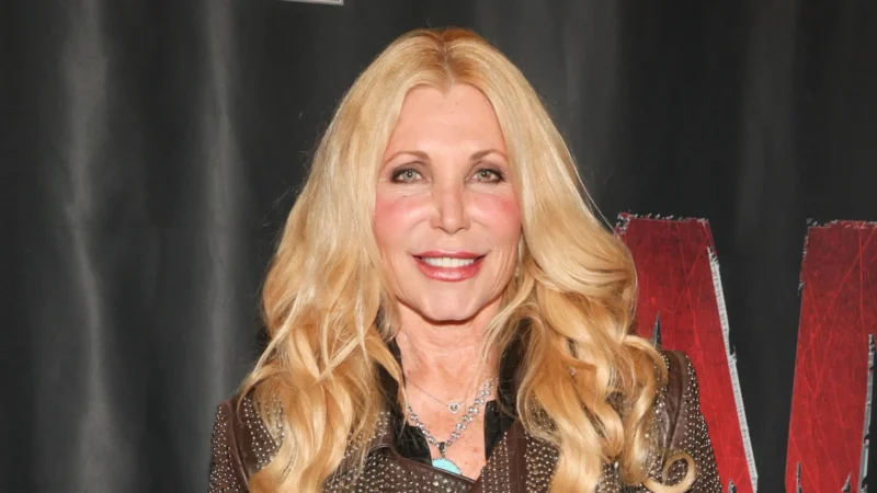 Pamela Bach, atriz de S.O.S Malibu, morre aos 62 anos em Los Angeles