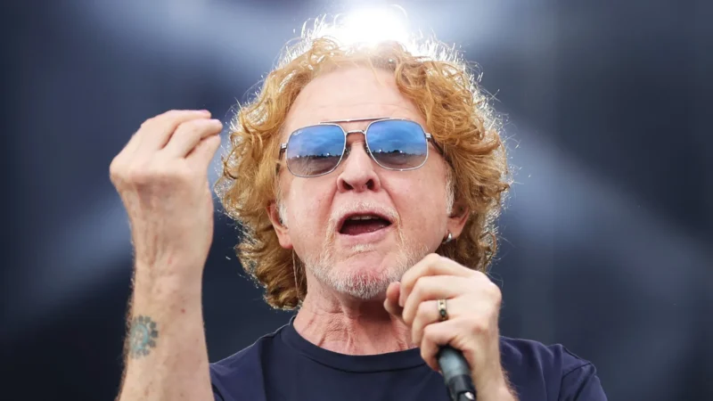 Simply Red mostra que segue flamejante em show repleto de hits