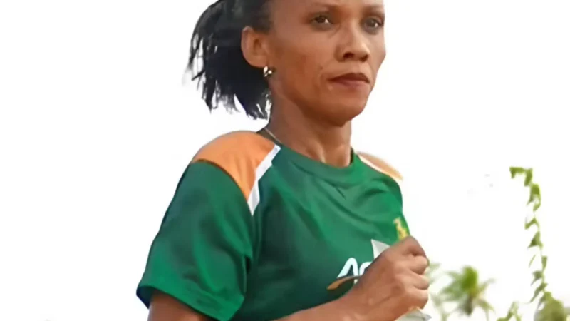 Corredora morre atropelada por moto durante treino em rodovia de Pernambuco