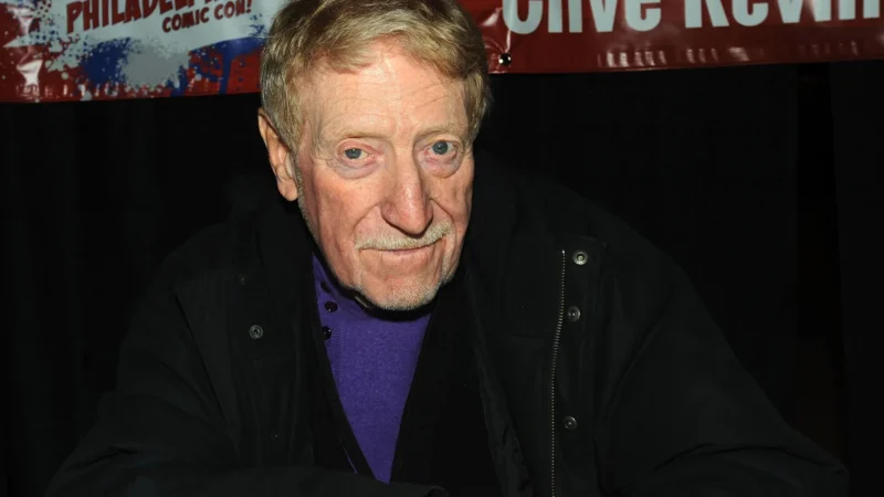 Morre aos 94 anos o ator Clive Revill, estrela de “Star Wars” e “Batman”